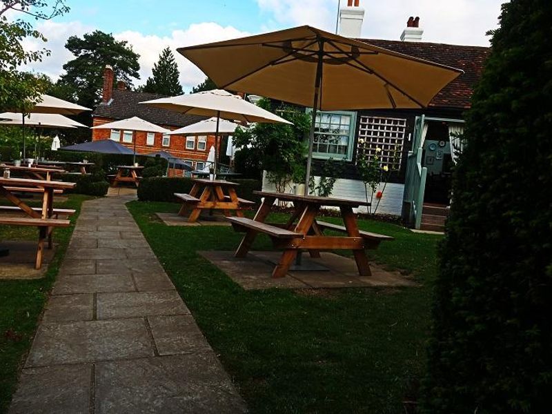 Garden to the side. (Pub, External). Published on 31-08-2019