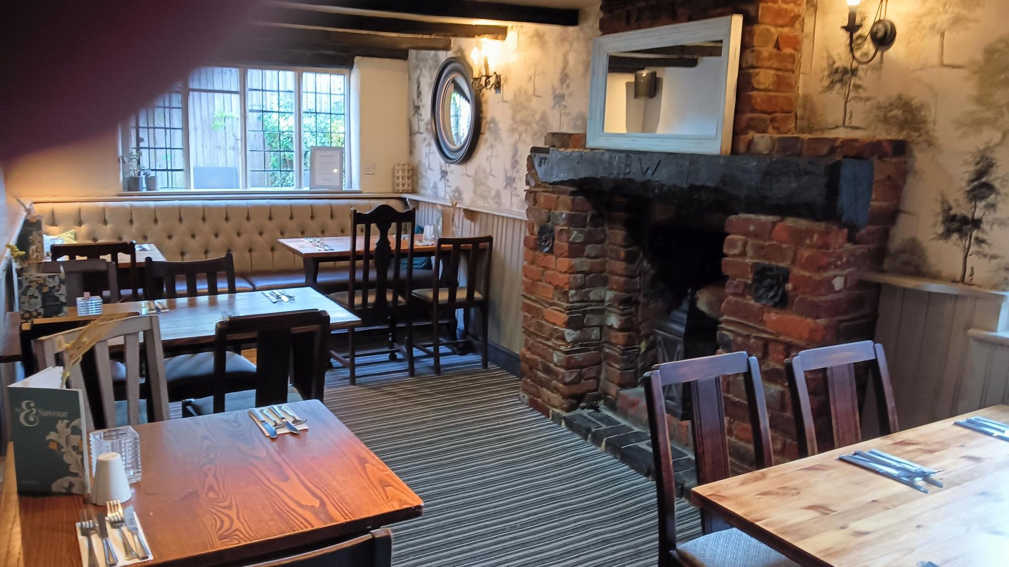 Middle room. (Pub). Published on 10-09-2024