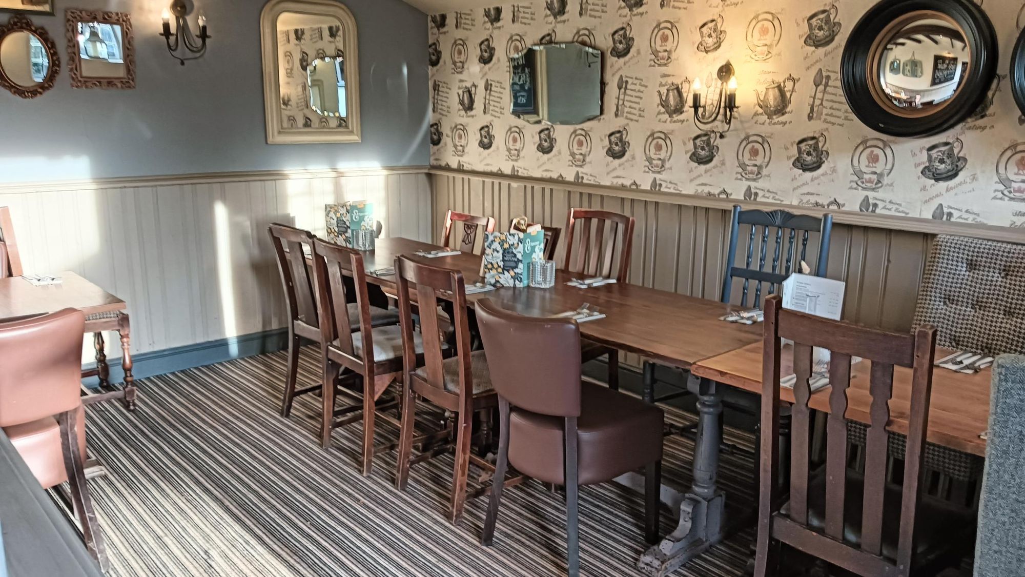 Far room. (Pub). Published on 10-09-2024