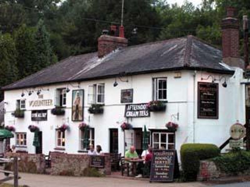 Outside. (Pub, Key). Published on 28-06-2007