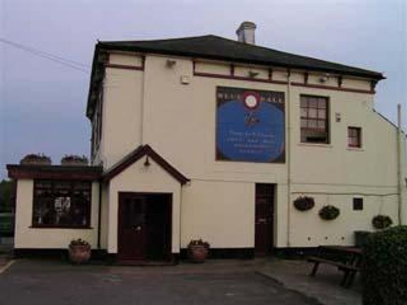 Outside. (Pub, Key). Published on 19-05-2006