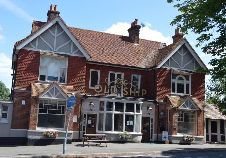 Outside. (Pub, Key). Published on 27-07-2020