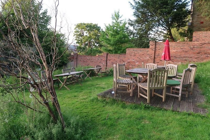 Garden 1. (Pub). Published on 02-06-2018