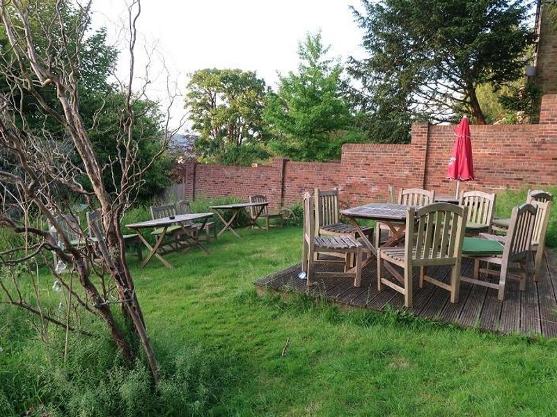 Garden 1. (Pub). Published on 02-06-2018