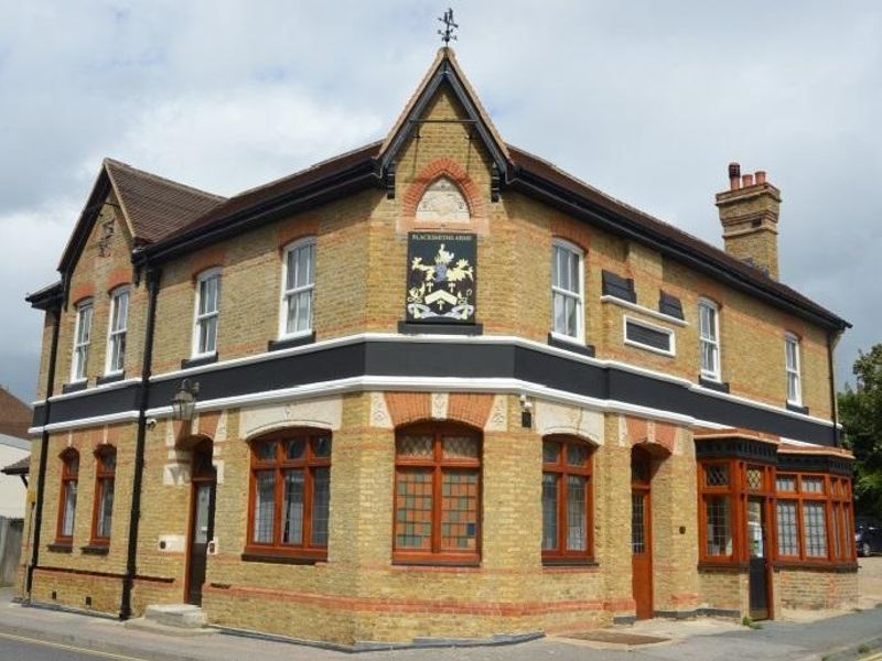 Outside. (Pub, Key). Published on 28-08-2020