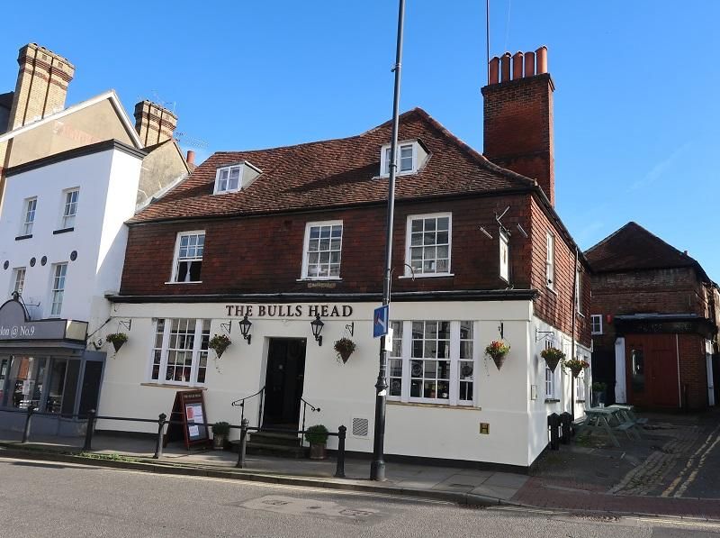 Outside of pub. (Pub, External, Key). Published on 09-11-2022