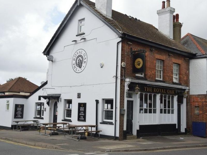 Outside. (Pub, Key). Published on 28-08-2020