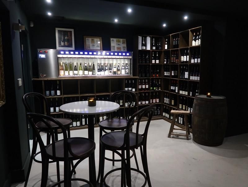 Back of bar. (Pub, Bar). Published on 09-11-2022