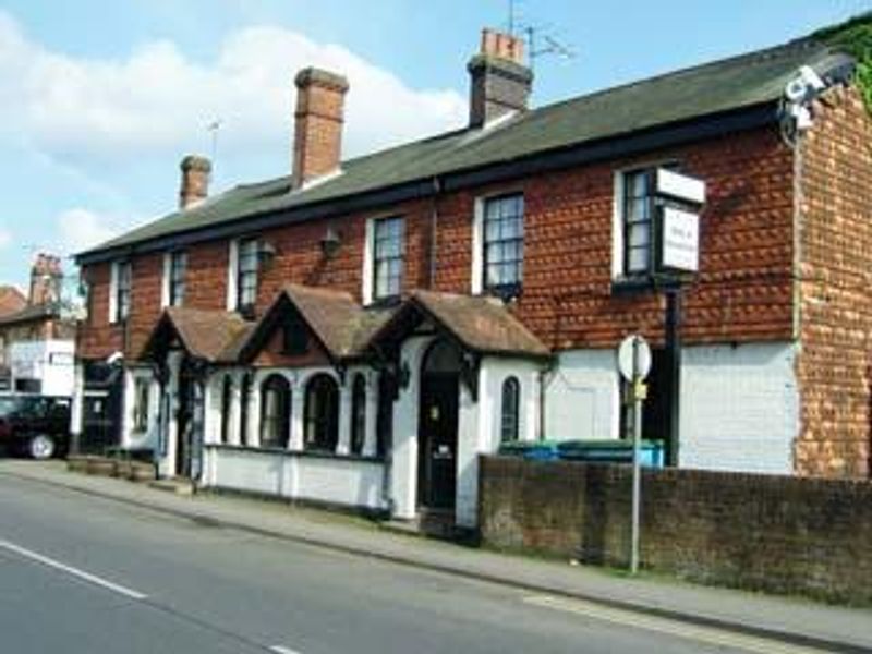 Outside. (Pub, Key). Published on 23-04-2006