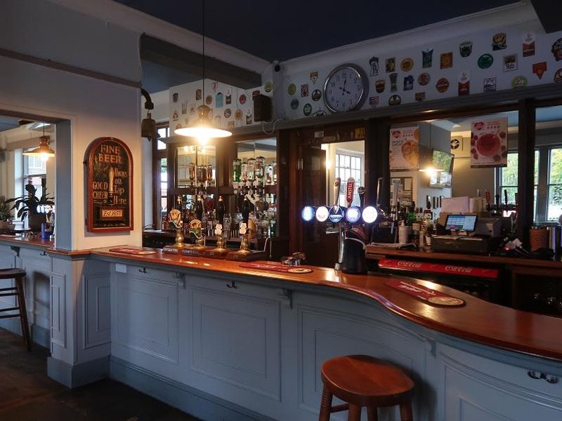 Front bar. (Pub, Bar). Published on 09-11-2022