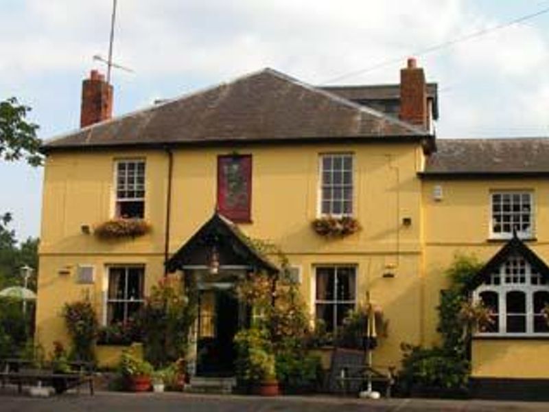 Outside. (Pub, Key). Published on 23-04-2006