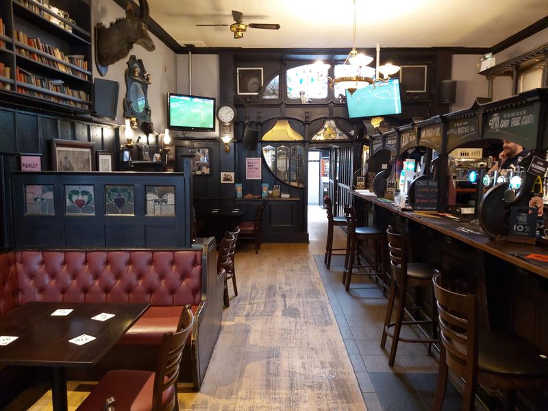 (Pub, Bar). Published on 09-10-2021