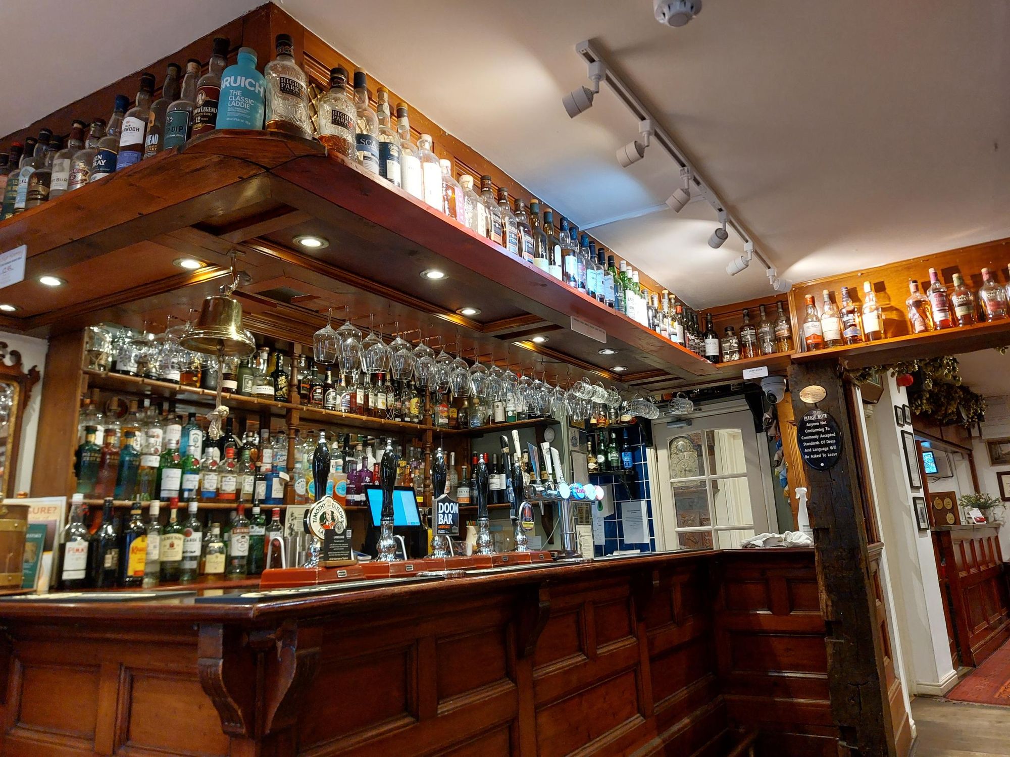 (Bar). Published on 06-04-2026