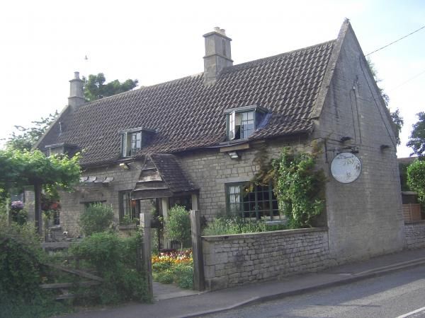 Olive Branch Clipsham. (Pub, External). Published on 14-11-2013