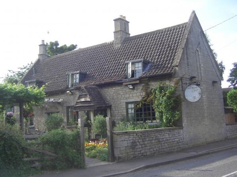 Olive Branch Clipsham. (Pub, External). Published on 14-11-2013
