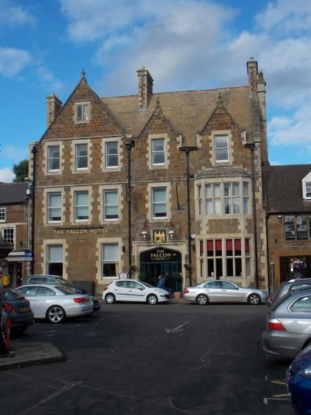 Falcon Uppingham. (Pub). Published on 12-11-2013