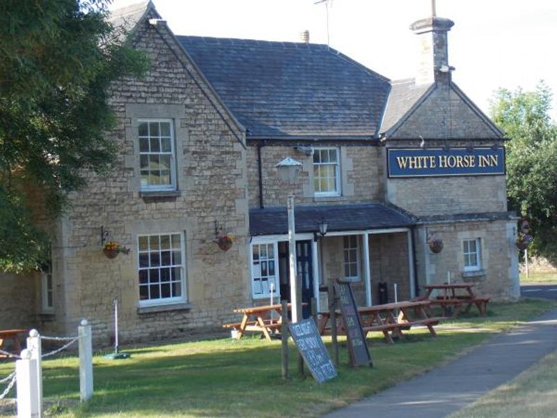 White Horse Morcott. (Pub). Published on 11-11-2013