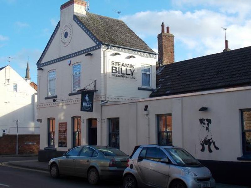 Three Crowns, Uppingham. (Pub, External). Published on 05-01-2014