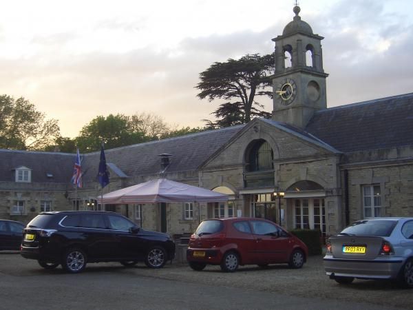 Normanton Park Hotel. (Pub, External). Published on 28-12-2013