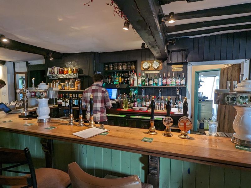 (Pub, Bar). Published on 02-10-2025 