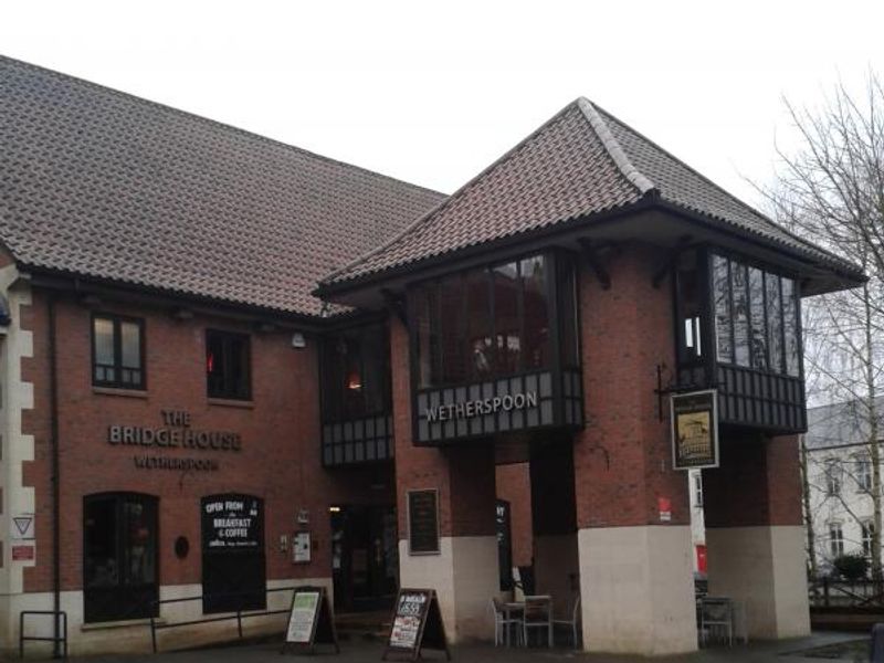 Bridge House. (Pub). Published on 09-02-2013