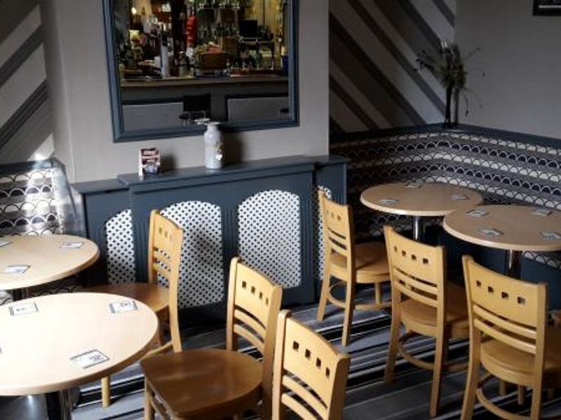 Lounge. (Pub). Published on 10-10-2015