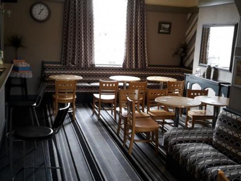 Lounge. (Pub). Published on 10-10-2015