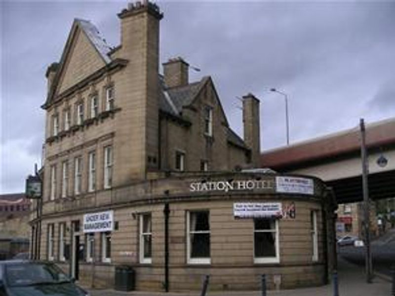Dewsbury Central Station Hotel. (Pub, External). Published on 13-06-2013