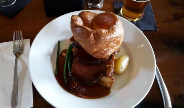 Sunday lunch. (Restaurant). Published on 29-05-2016