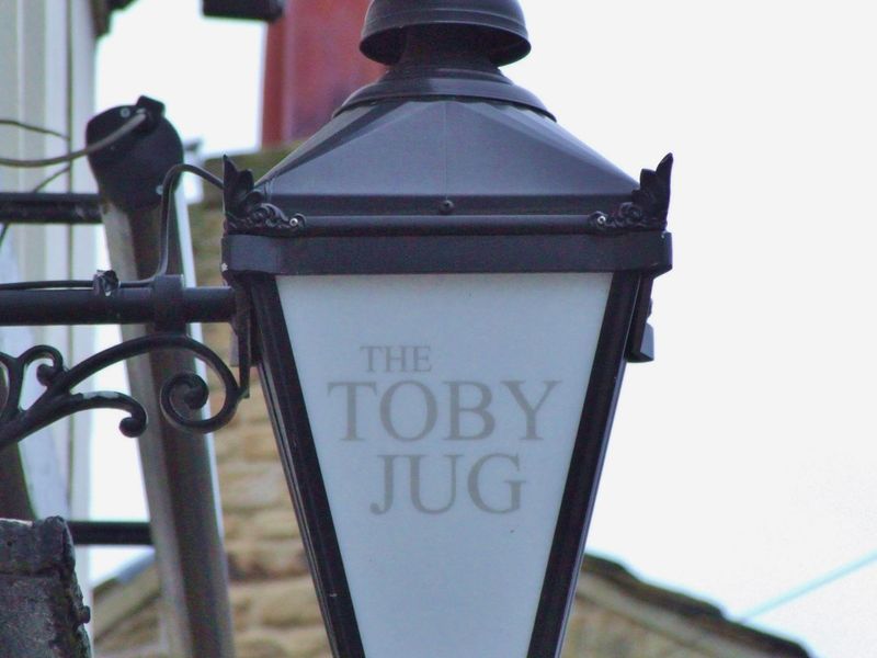 (Pub, External, Sign). Published on 01-11-2016