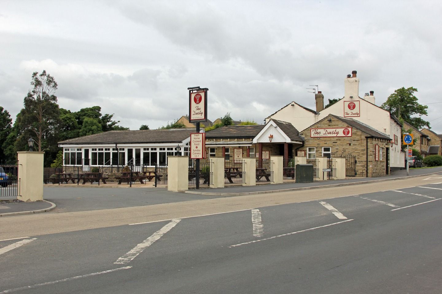 The Dusty. (Pub). Published on 04-07-2013