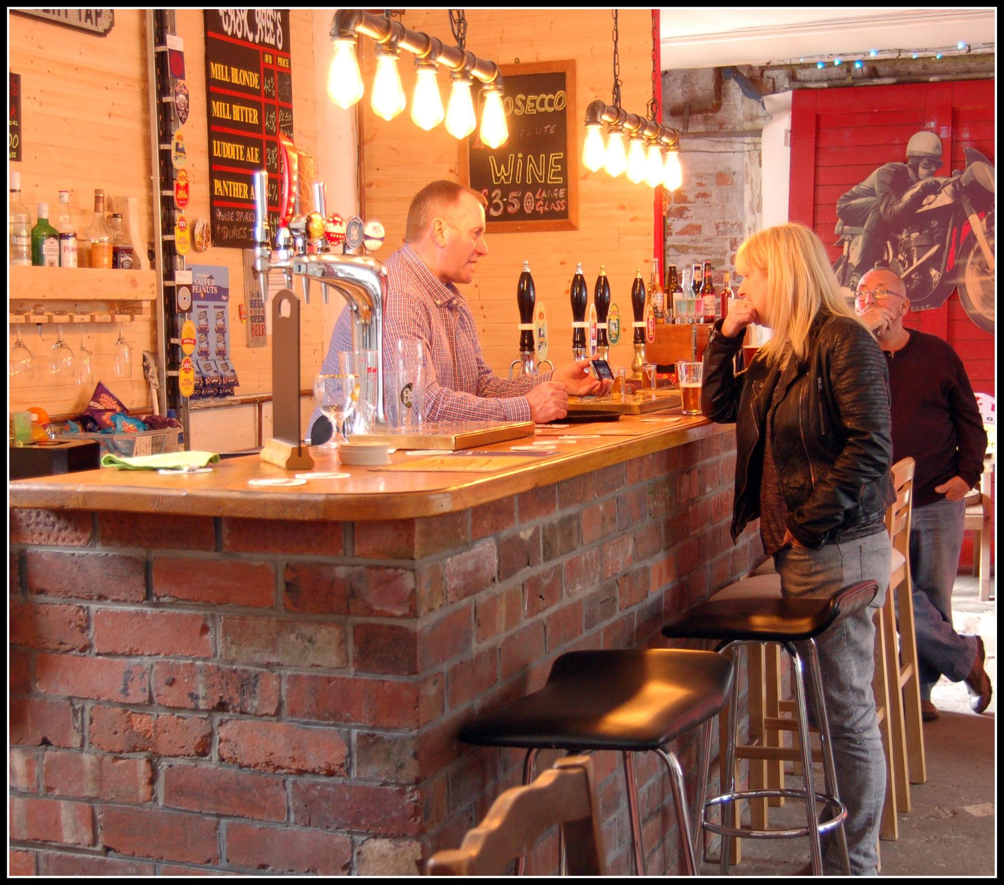 Mill Valley Brewery Tal Bar. (Pub, Brewery, Bar, Publican, Customers, Key). Published on 24-06-2017