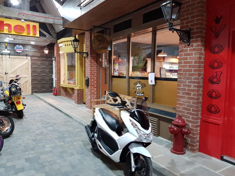 Street scene. (External). Published on 12-11-2017 