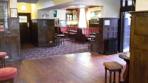 Halfway House lounge. (Pub). Published on 23-07-2016