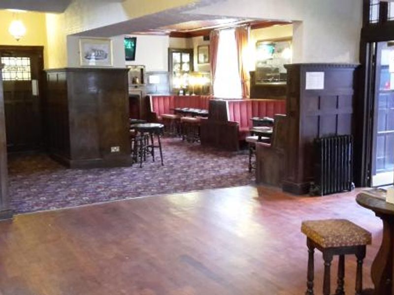 Halfway House lounge. (Pub). Published on 23-07-2016