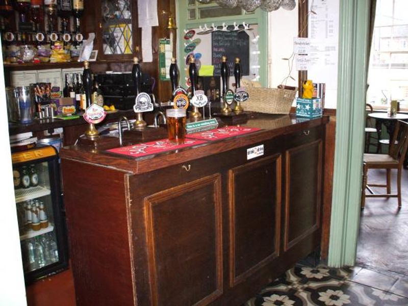 (Bar). Published on 15-12-2011 