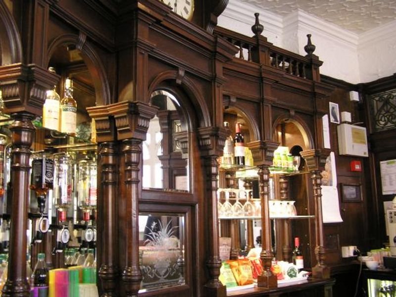 (Bar). Published on 02-06-2013 