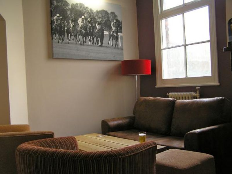 (Pub, Bar). Published on 12-02-2012