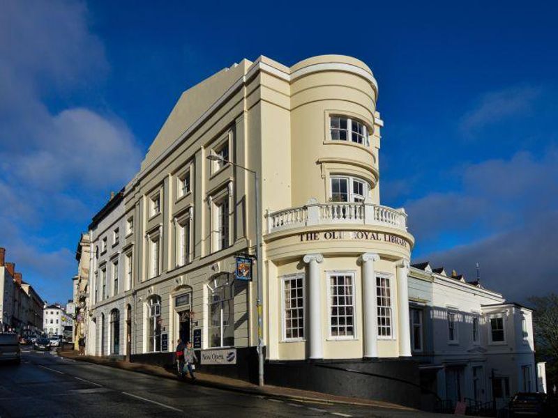 (Pub, External, Key). Published on 18-12-2025