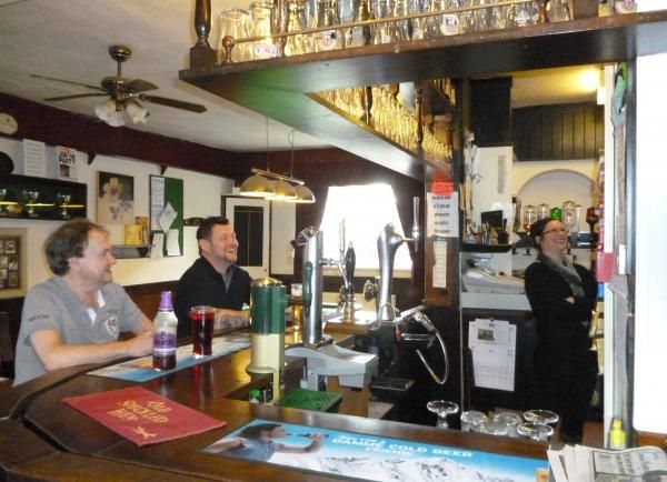 (Bar, Customers). Published on 15-03-2014