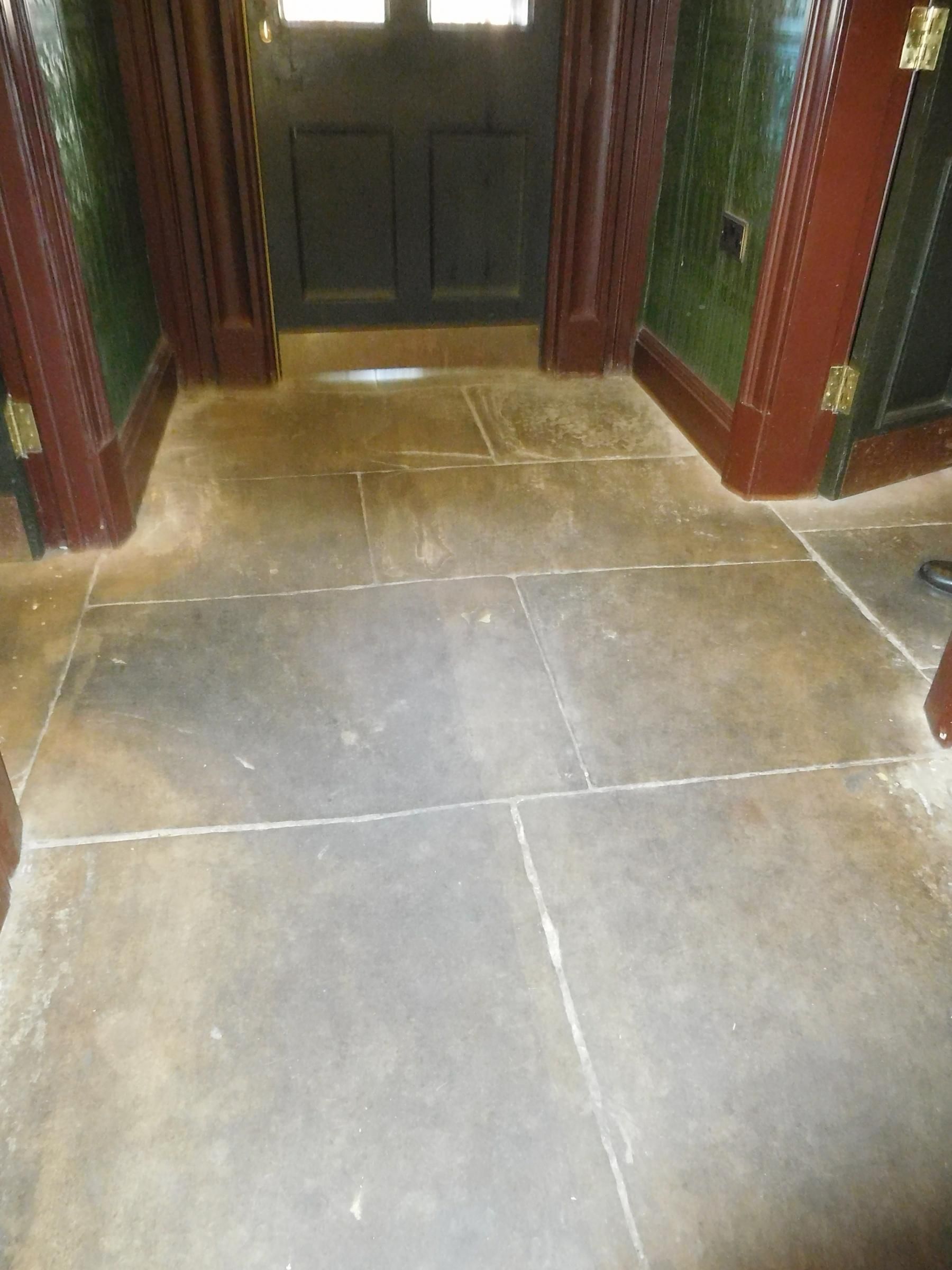 original flagged floor. Published on 26-10-2018