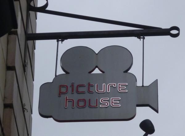 (Sign). Published on 15-10-2013