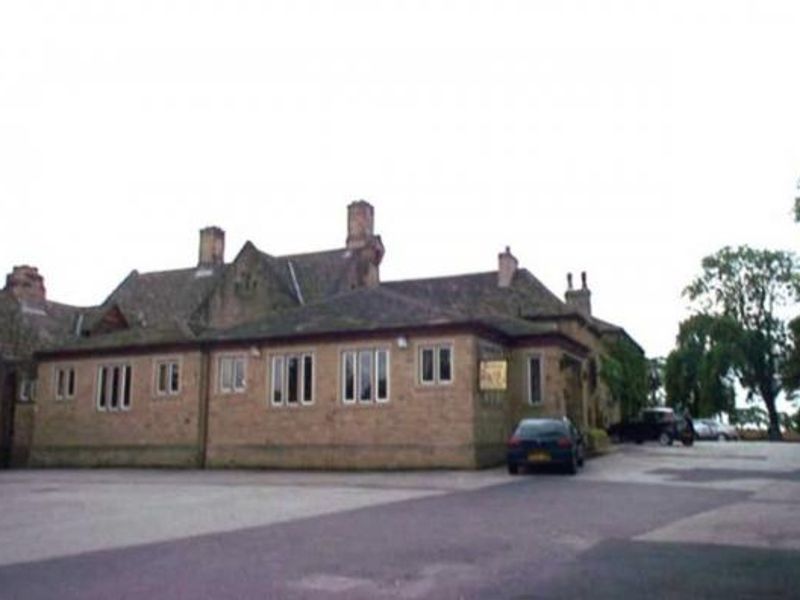 before entrance to Jacobean pub was hidden by smoking shelter. (External). Published on 23-07-2013