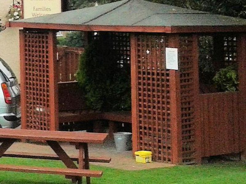 smoking shelter of former Barnsley Oak pub. (External, Garden). Published on 04-09-2014