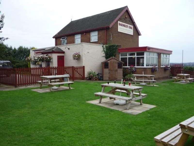 former Barnsley Oak pub. (External, Garden). Published on 09-09-2014