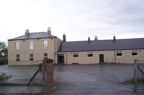 side view & car park. (External). Published on 12-08-2013