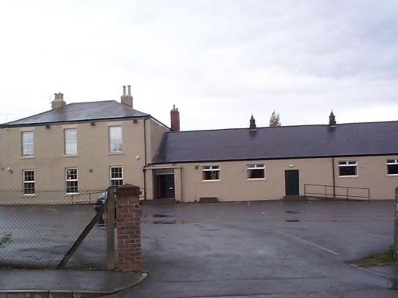 side view & car park. (External). Published on 12-08-2013 