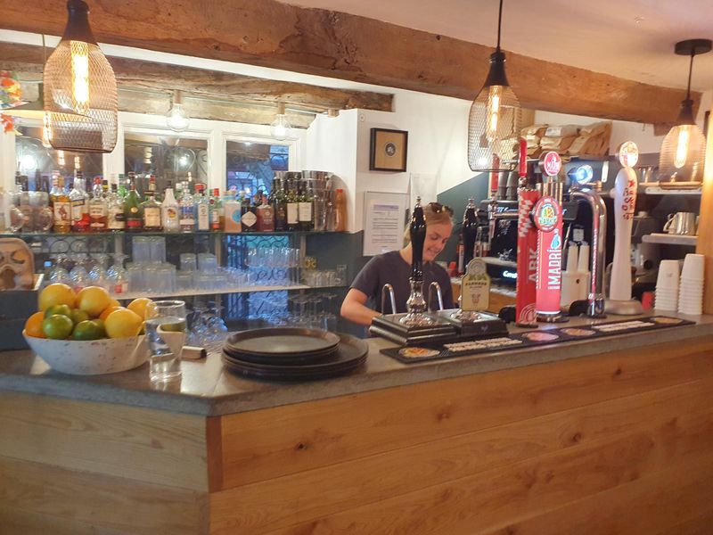 (Pub, Bar). Published on 04-06-2023