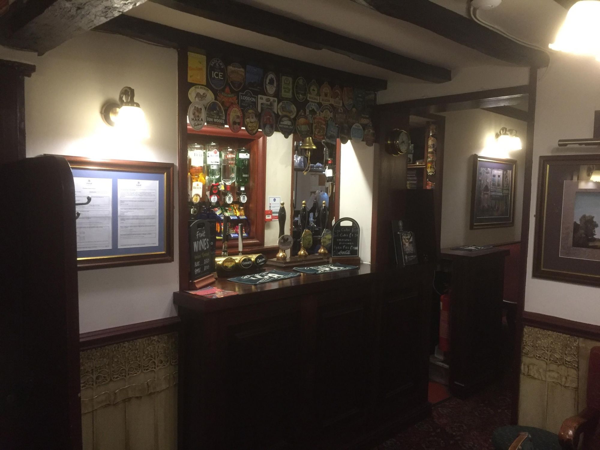 Snug Bar. (Bar). Published on 14-04-2017