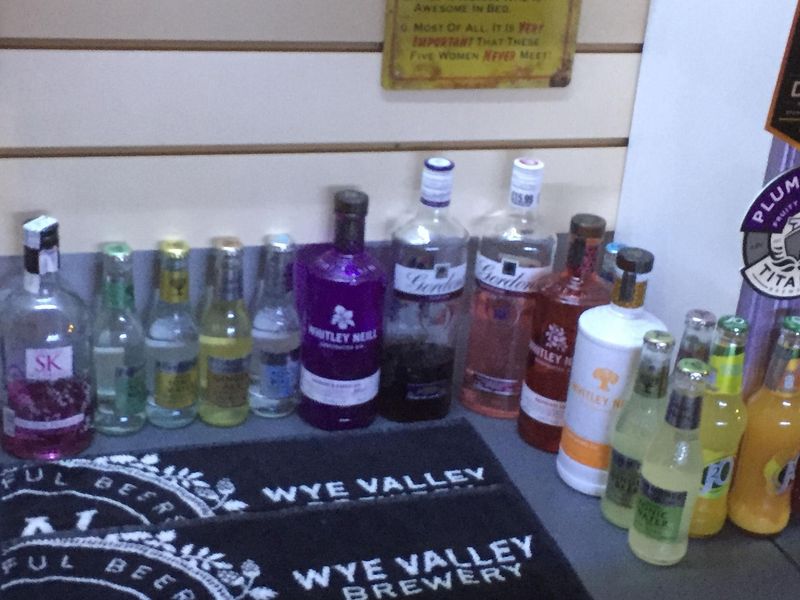 Gins. (Bar). Published on 05-12-2018 